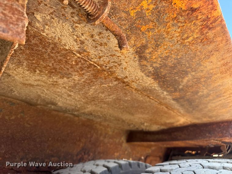 image for item DU3512 2005 International 7400 dump truck