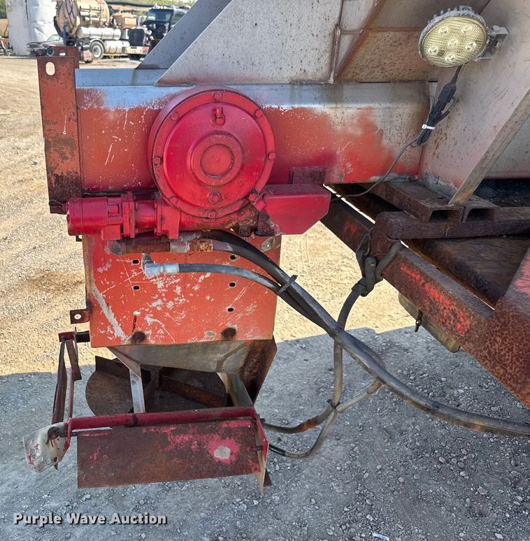 image for item DU3512 2005 International 7400 dump truck