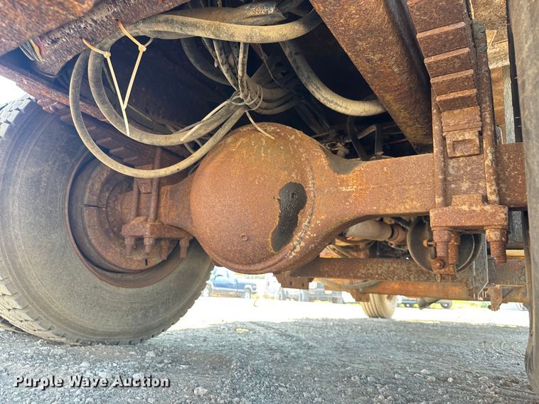 image for item DU3512 2005 International 7400 dump truck