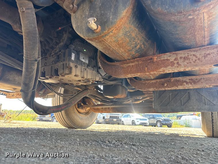 image for item DU3512 2005 International 7400 dump truck