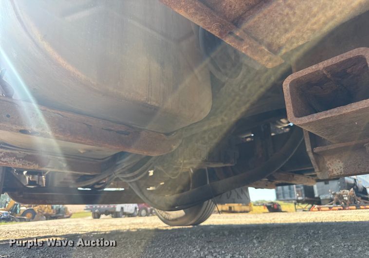 image for item DU3512 2005 International 7400 dump truck