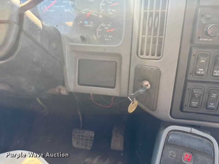 image for item DU3512 2005 International 7400 dump truck