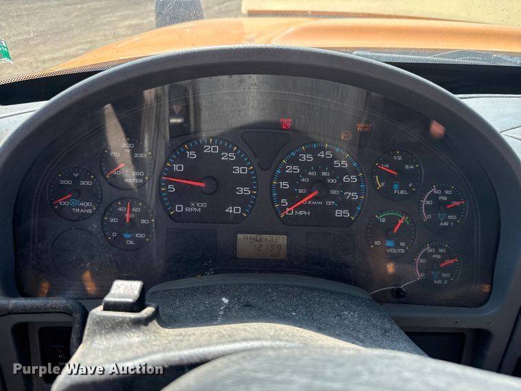 image for item DU3512 2005 International 7400 dump truck