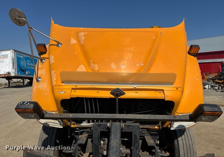 image for item DU3512 2005 International 7400 dump truck