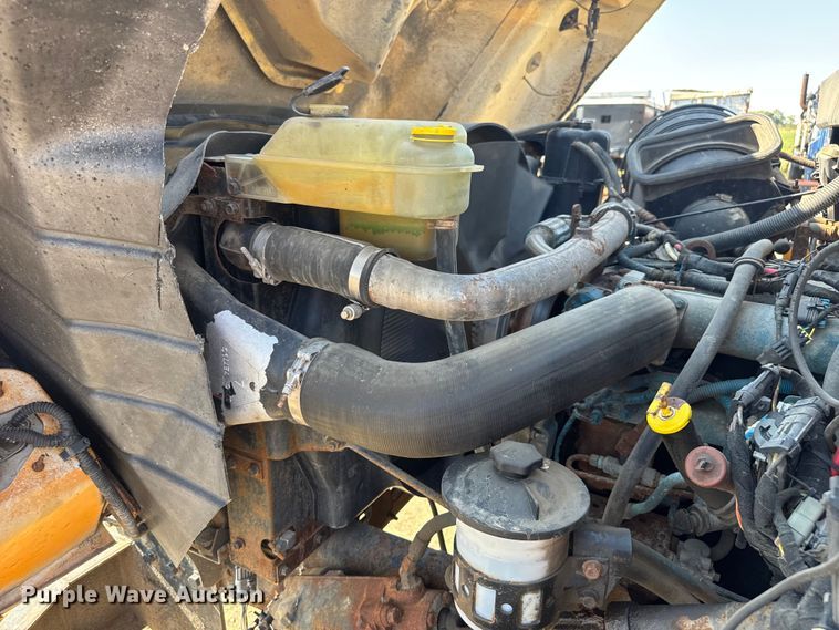 image for item DU3512 2005 International 7400 dump truck