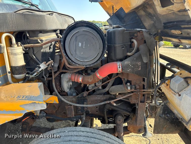 image for item DU3512 2005 International 7400 dump truck