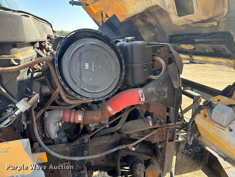 image for item DU3512 2005 International 7400 dump truck