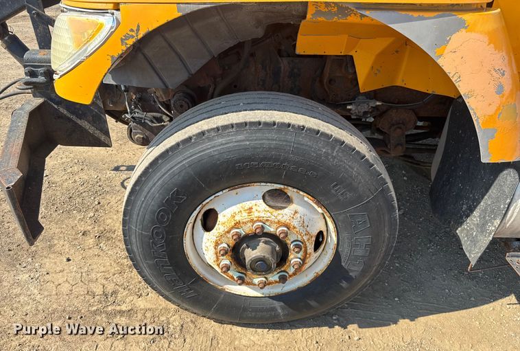 image for item DU3512 2005 International 7400 dump truck