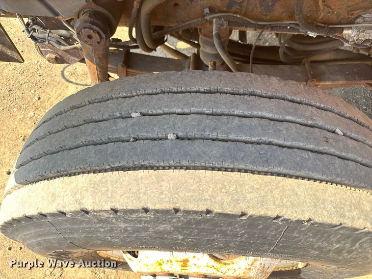 image for item DU3512 2005 International 7400 dump truck