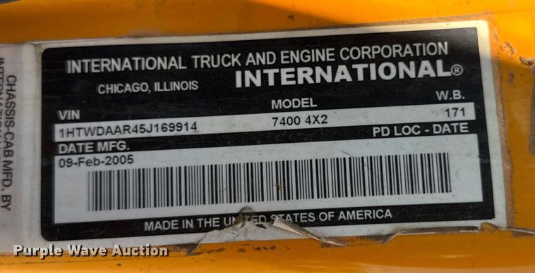 image for item DU3512 2005 International 7400 dump truck