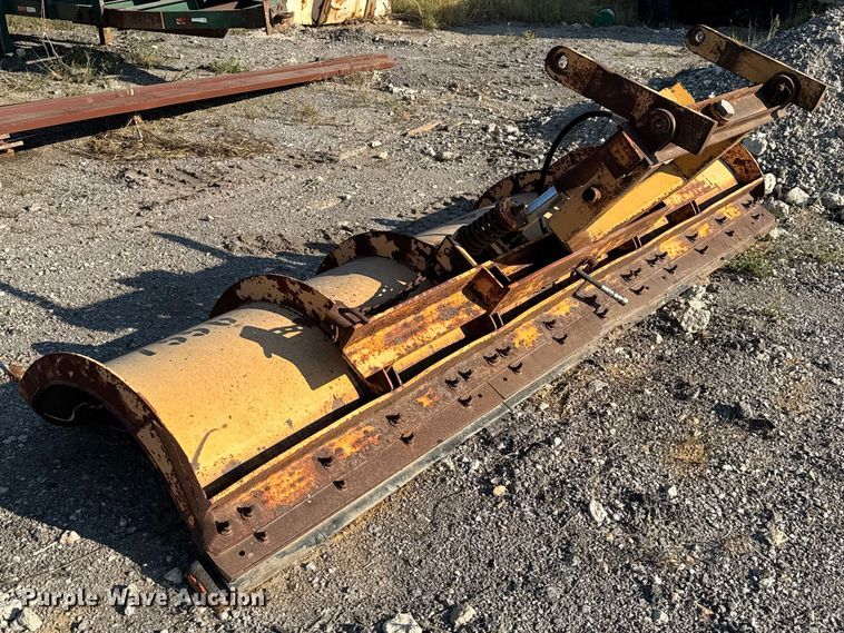 image for item DU3512 2005 International 7400 dump truck