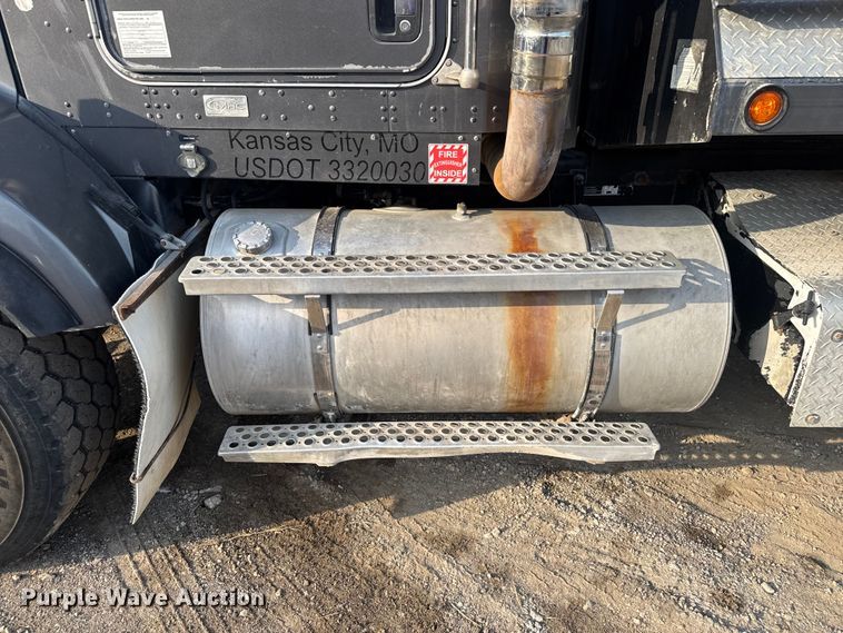 image for item DU3516 2008 Kenworth T800 dump truck