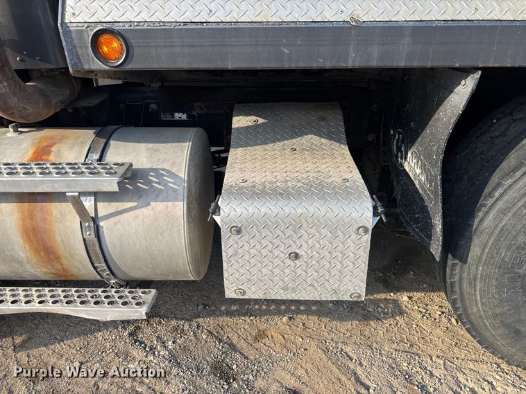 image for item DU3516 2008 Kenworth T800 dump truck