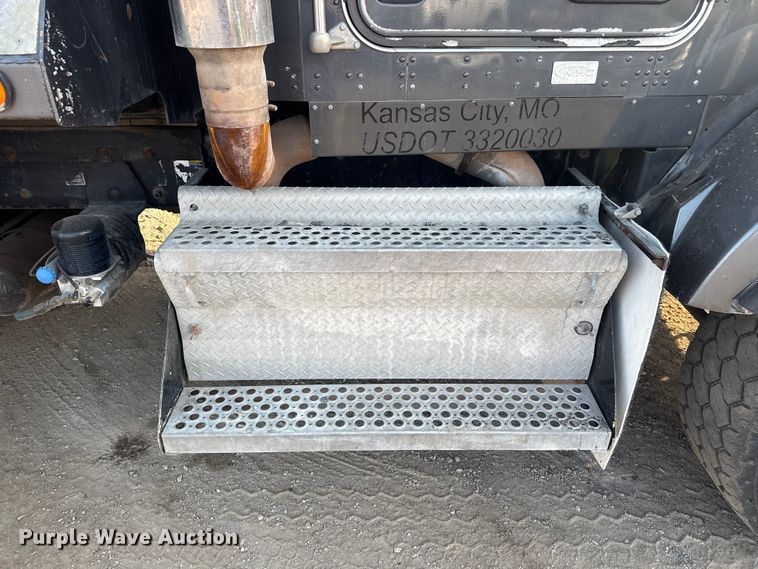 image for item DU3516 2008 Kenworth T800 dump truck