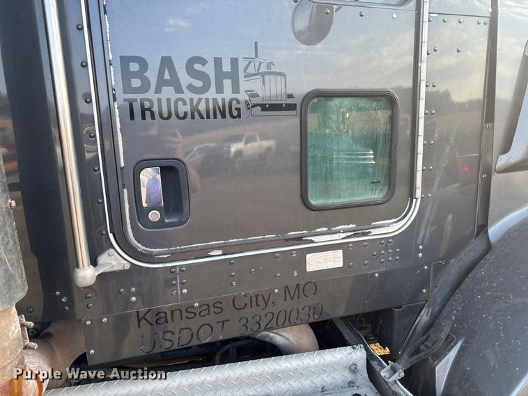 image for item DU3516 2008 Kenworth T800 dump truck