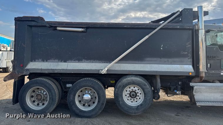 image for item DU3516 2008 Kenworth T800 dump truck