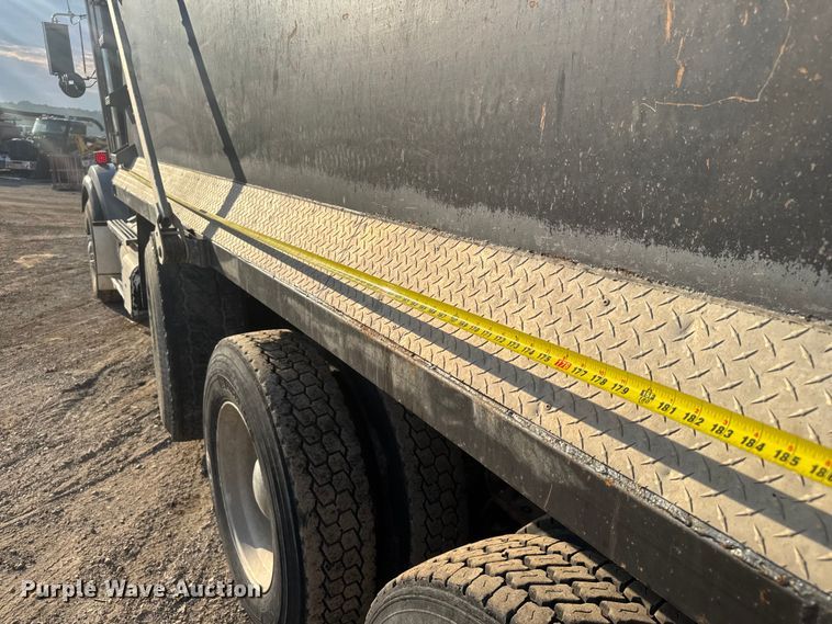 image for item DU3516 2008 Kenworth T800 dump truck