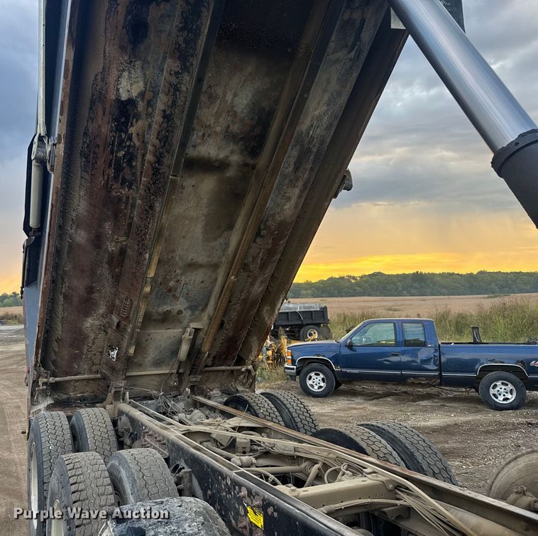 image for item DU3516 2008 Kenworth T800 dump truck