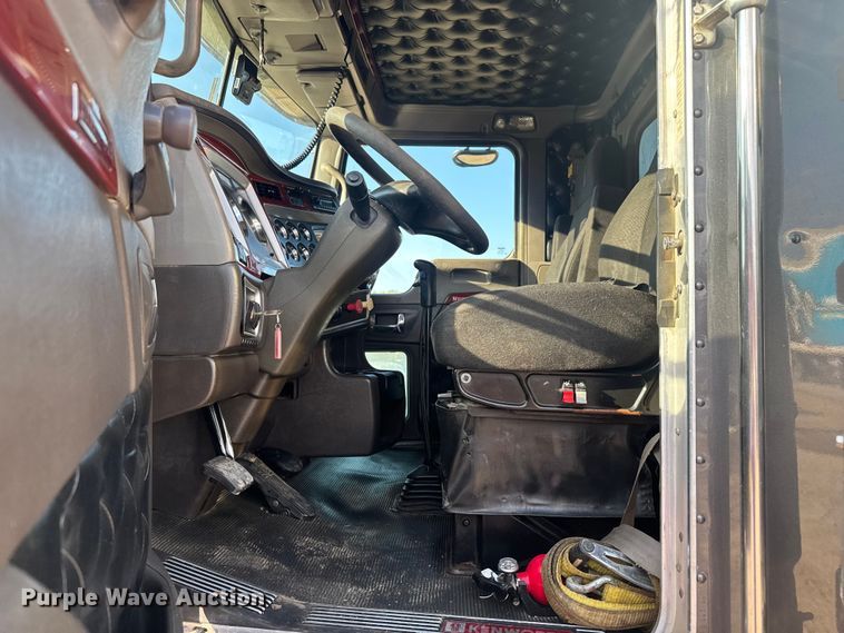 image for item DU3516 2008 Kenworth T800 dump truck