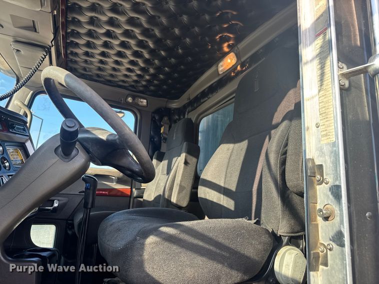 image for item DU3516 2008 Kenworth T800 dump truck