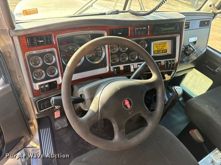 image for item DU3516 2008 Kenworth T800 dump truck