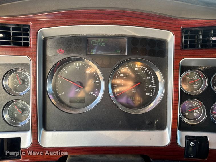 image for item DU3516 2008 Kenworth T800 dump truck