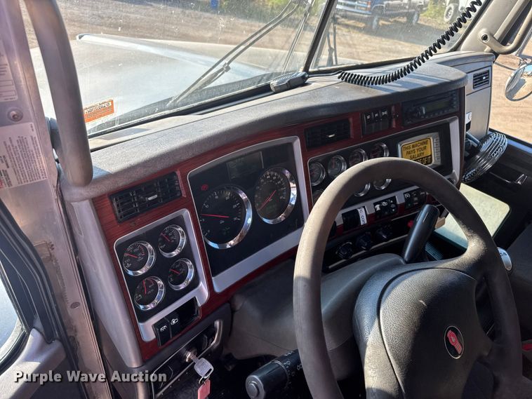 image for item DU3516 2008 Kenworth T800 dump truck