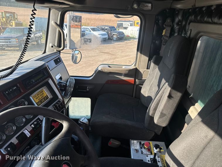 image for item DU3516 2008 Kenworth T800 dump truck