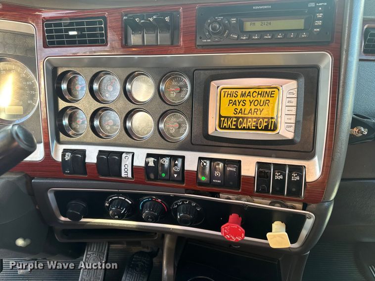 image for item DU3516 2008 Kenworth T800 dump truck