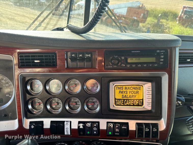 image for item DU3516 2008 Kenworth T800 dump truck