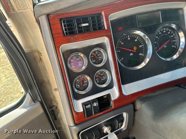 image for item DU3516 2008 Kenworth T800 dump truck