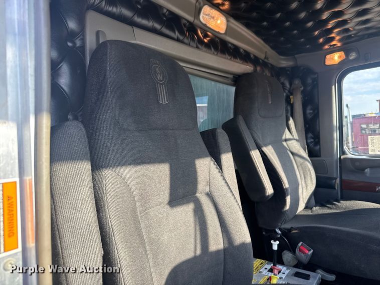 image for item DU3516 2008 Kenworth T800 dump truck