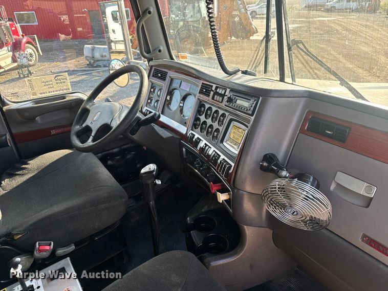 image for item DU3516 2008 Kenworth T800 dump truck