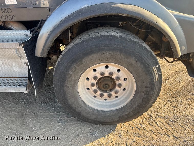 image for item DU3516 2008 Kenworth T800 dump truck