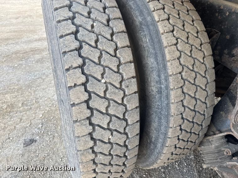 image for item DU3516 2008 Kenworth T800 dump truck