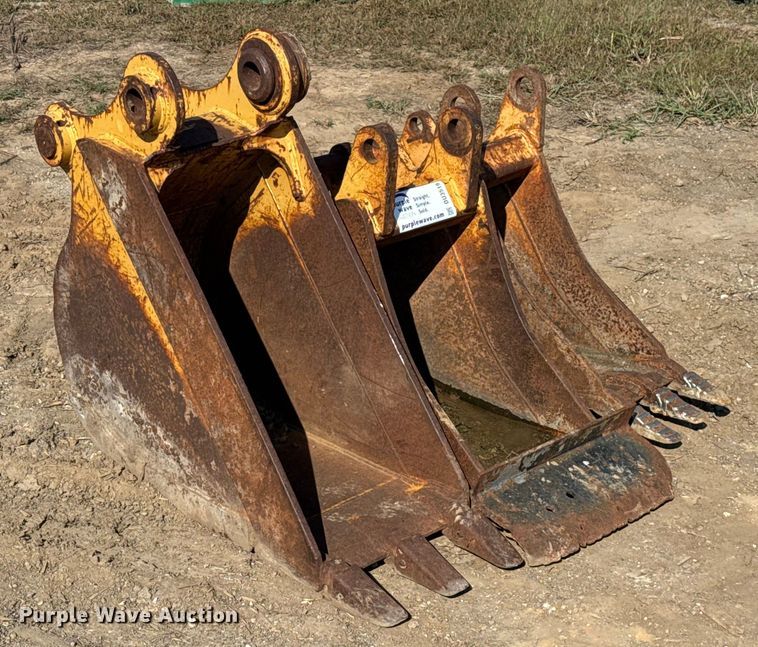 image for item DU3519 (3) backhoe buckets