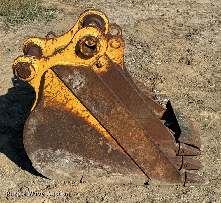 image for item DU3519 (3) backhoe buckets