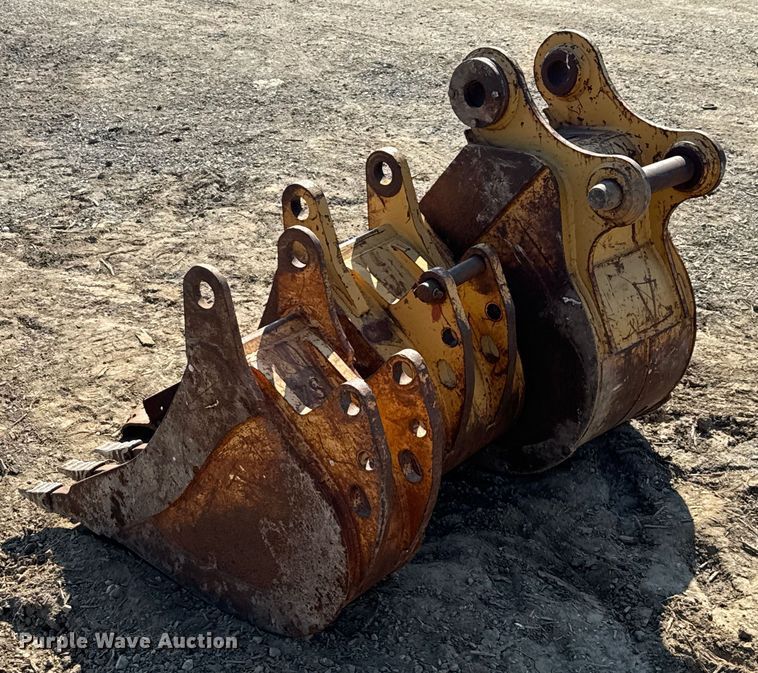 image for item DU3519 (3) backhoe buckets