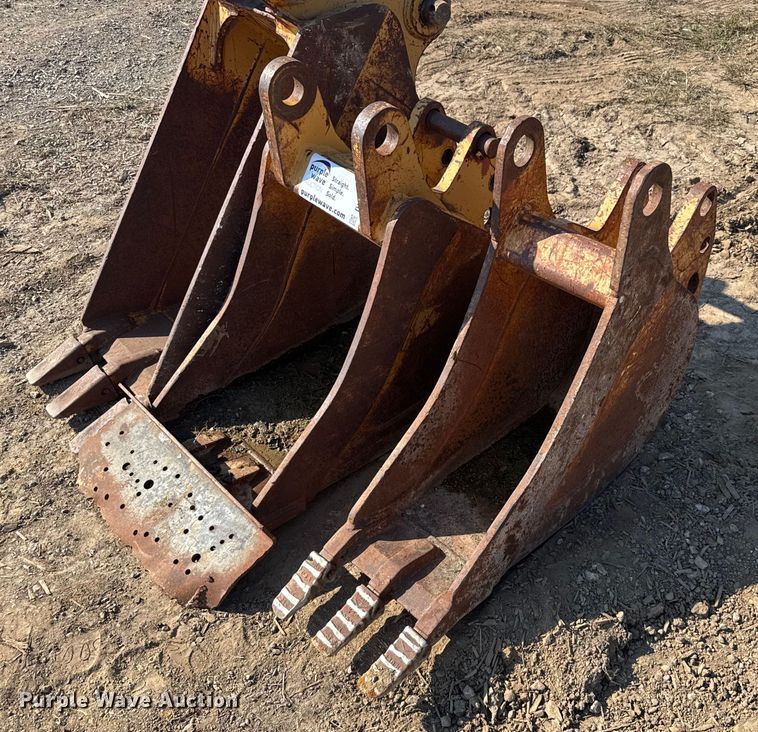 image for item DU3519 (3) backhoe buckets