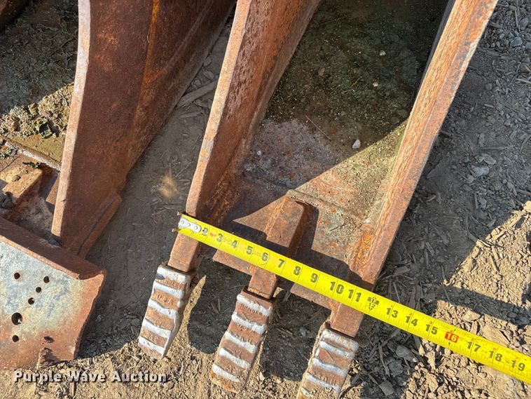 image for item DU3519 (3) backhoe buckets