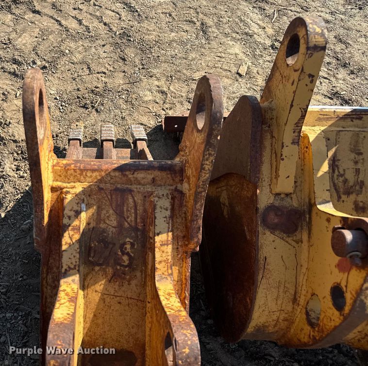 image for item DU3519 (3) backhoe buckets