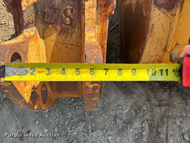 image for item DU3519 (3) backhoe buckets