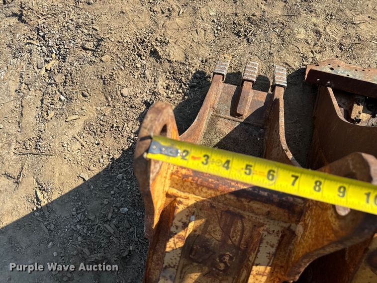 image for item DU3519 (3) backhoe buckets