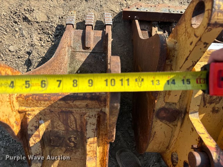 image for item DU3519 (3) backhoe buckets