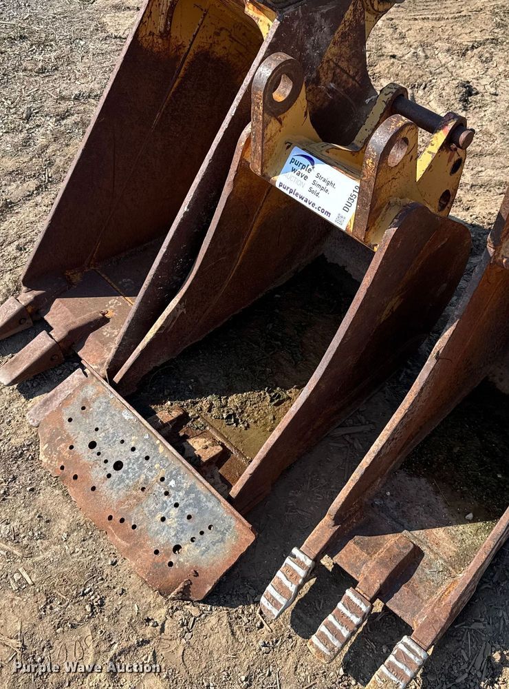image for item DU3519 (3) backhoe buckets