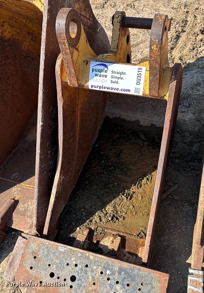 image for item DU3519 (3) backhoe buckets