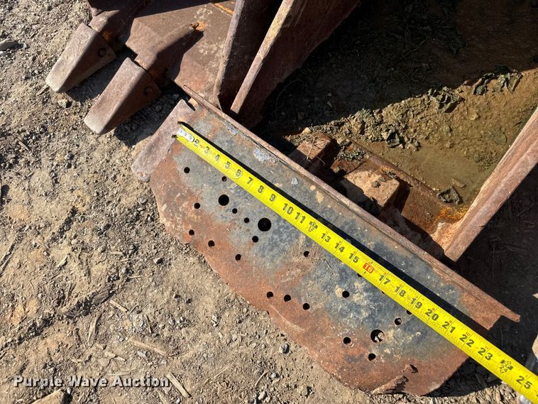 image for item DU3519 (3) backhoe buckets