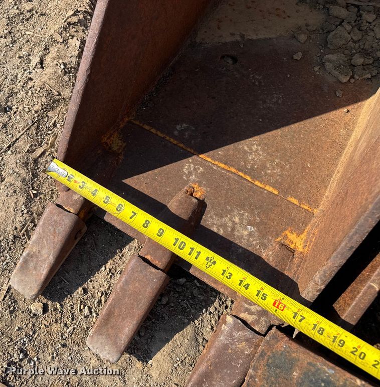 image for item DU3519 (3) backhoe buckets