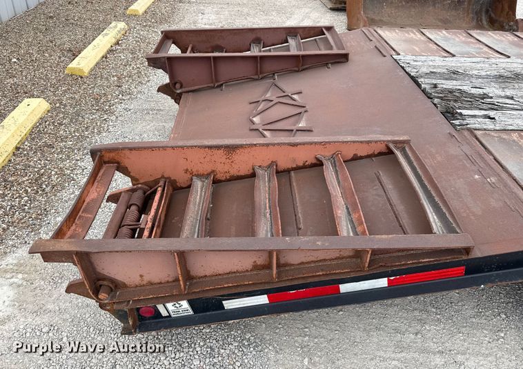 image for item DU3536 2009 Trail King TK50-432 equipment trailer