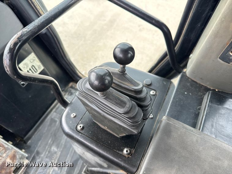 image for item DU3537 2005 Caterpillar 963C track loader